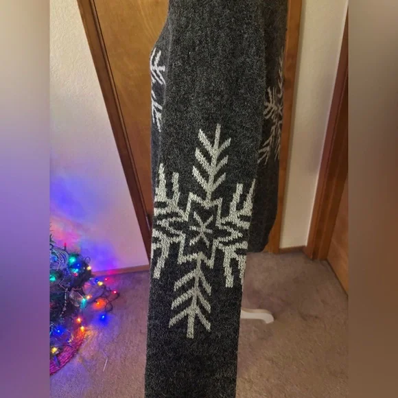 Michelle Mae Charcoal and Cream Snowflake Holiday Sweater - Picture 4 of 7